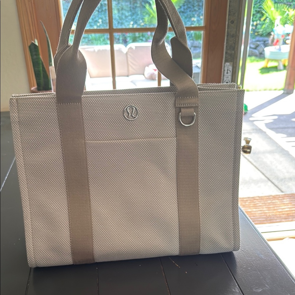 lululemon athletica Two toned canvas tote bag